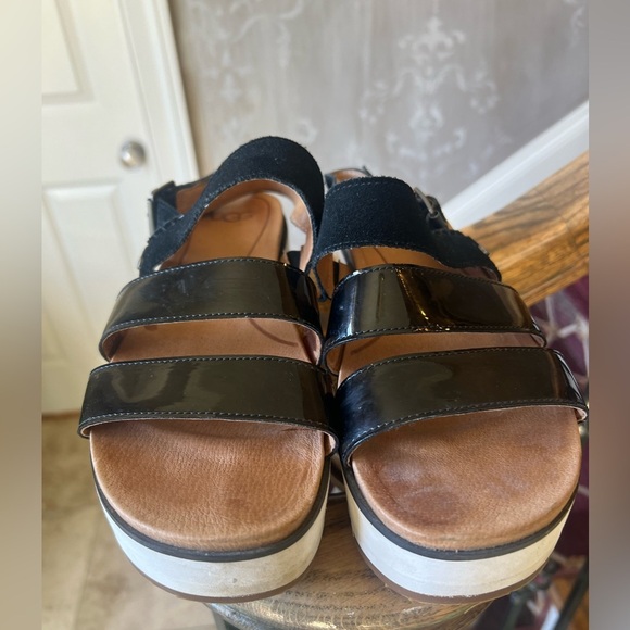 UGG Black Platform Sandals - Picture 4 of 15